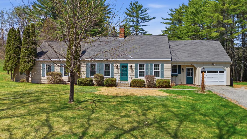 Photo of 1520 Perkins Ridge Road, Auburn, ME 04210 (MLS # 1660880)