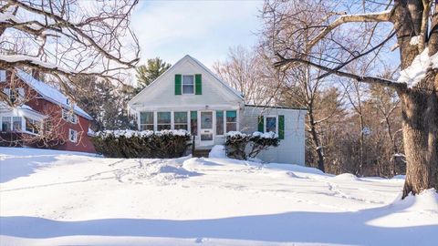 Photo of 318 Summer Street, Auburn, ME 04210 (MLS # 1650923)