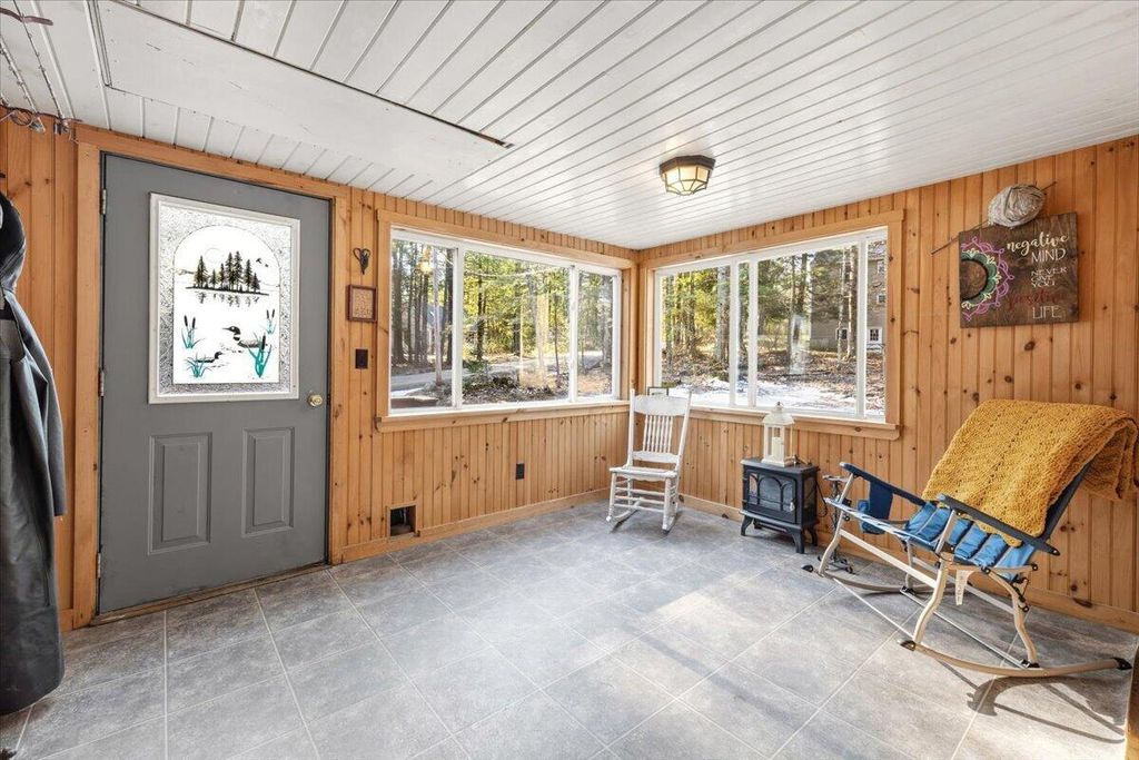 Photo of 52 Rosemont Avenue, Waterboro, ME 04061 (MLS # 1657653)