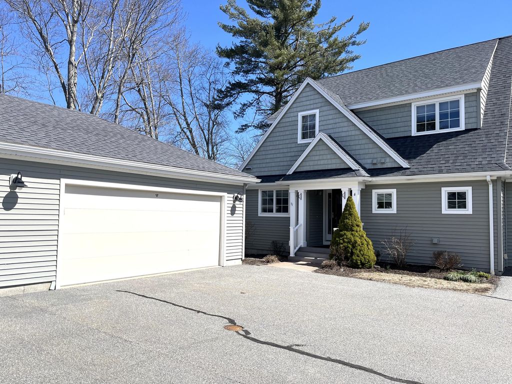 Photo of 4 Iris Way #50, Brunswick, ME 04011 (MLS # 1647187)