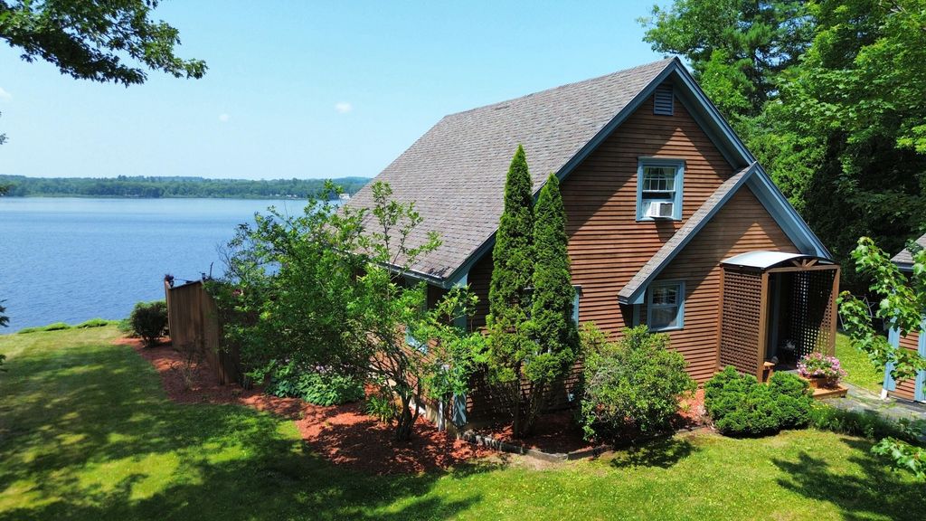 Photo of 88 Cove Road, Auburn, ME 04210 (MLS # 1637728)