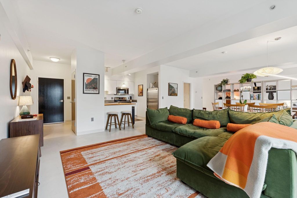 Photo of 21 Chestnut Street #203, Portland, ME 04101 (MLS # 1639091)