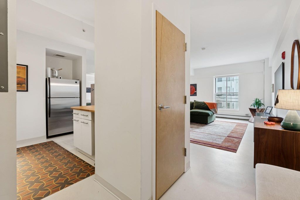 Photo of 21 Chestnut Street #203, Portland, ME 04101 (MLS # 1639091)