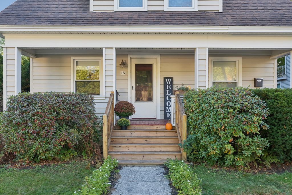 Photo of 15 Linden Street, Auburn, ME 04210 (MLS # 1642753)