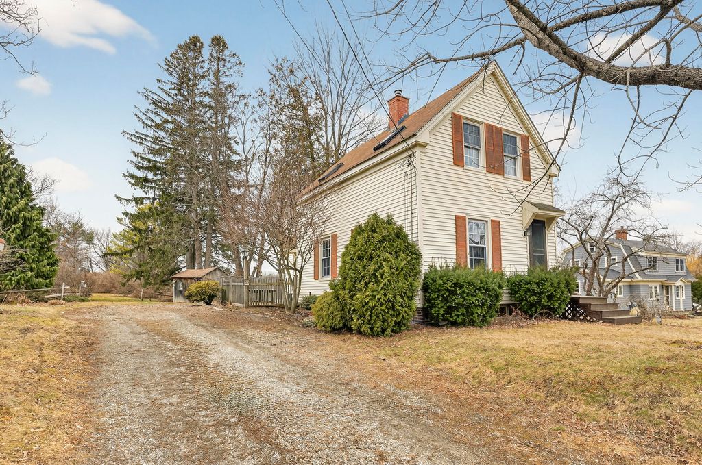 Photo of 20 Depot Road, Falmouth, ME 04105 (MLS # 1656757)