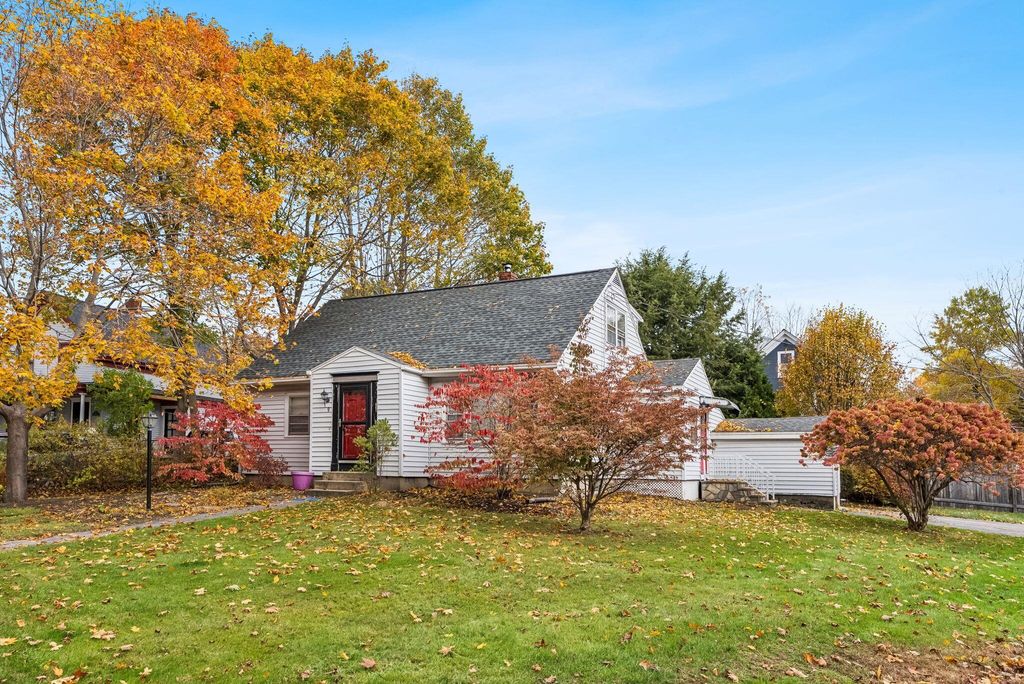 Photo of 9 Parsons Street, Kennebunk, ME 04043 (MLS # 1643140)