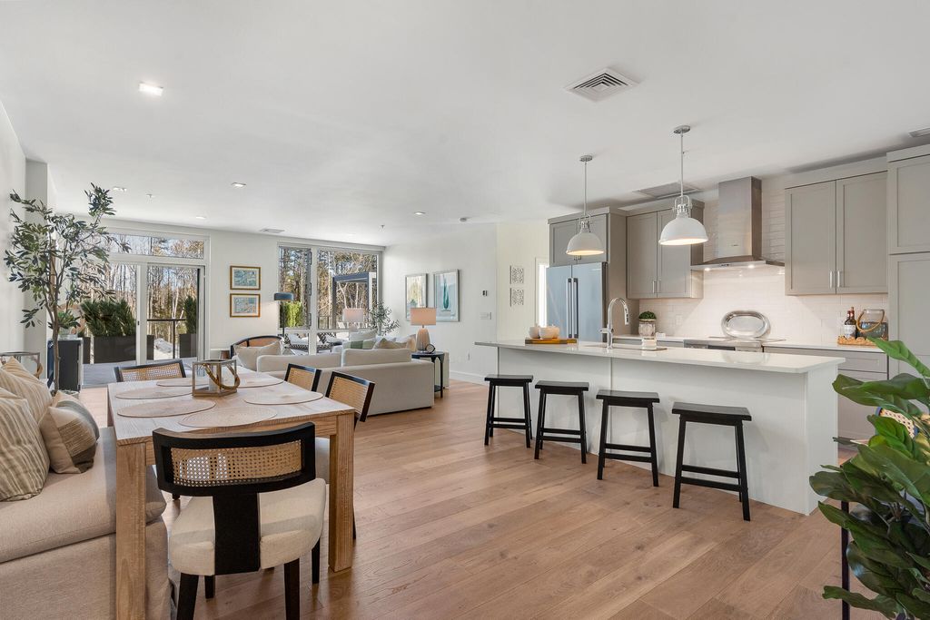 Photo of 267 US Route 1 #201, Falmouth, ME 04105 (MLS # 1652859)