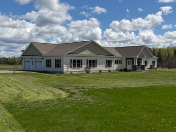 207 Corinth Road Hudson ME 04449