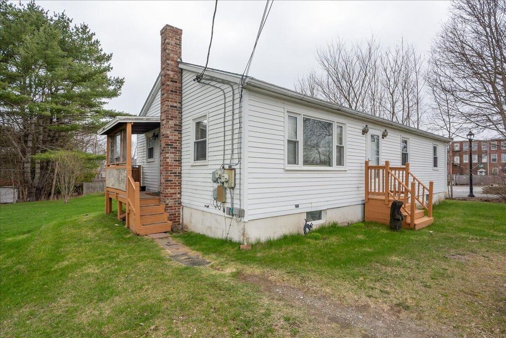 Photo of 7 Watts Lane, Thomaston, ME 04861 (MLS # 1658913)