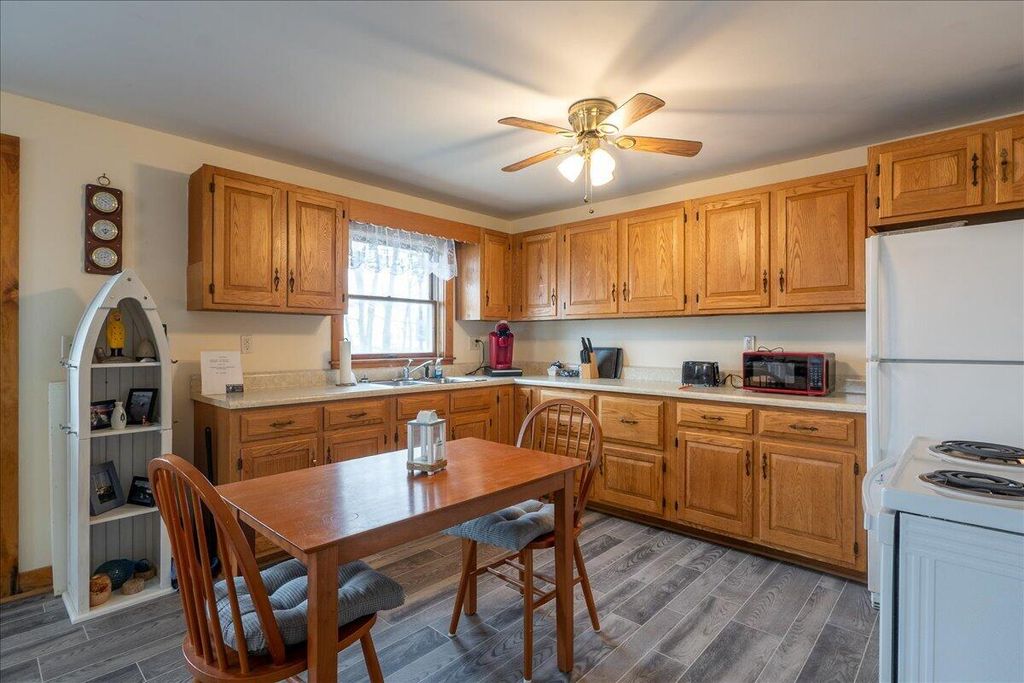 Photo of 7 Watts Lane, Thomaston, ME 04861 (MLS # 1658913)