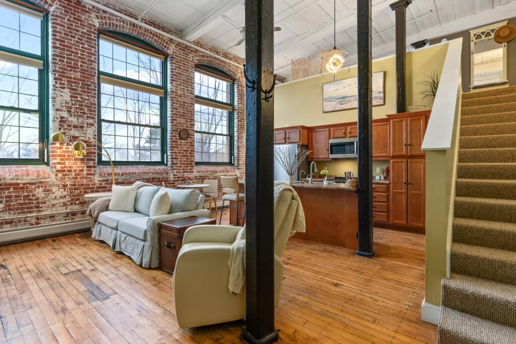 30 Lincoln Street 220