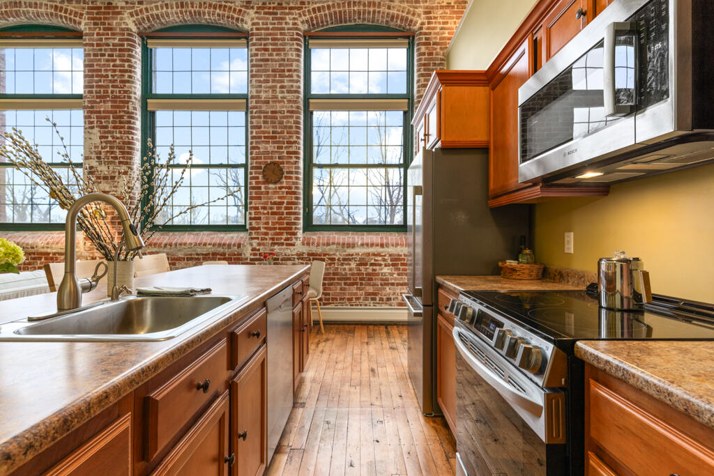 30 Lincoln Street 220