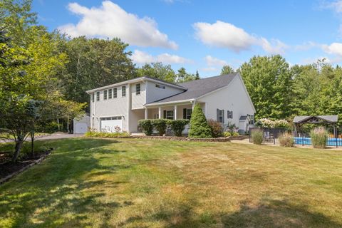 Photo of 5 Heathwood Lane, Scarborough, ME 04074 (MLS # 1654828)