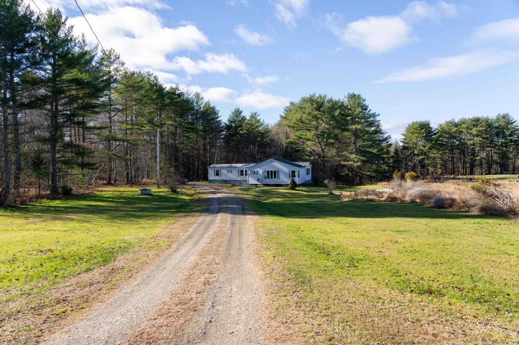 Photo of 212 Beech Hill Road, Pittston, ME 04345 (MLS # 1643920)