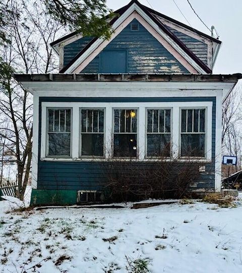 Photo of 8 Chestnut Street, Skowhegan, ME 04976 (MLS # 1649259)