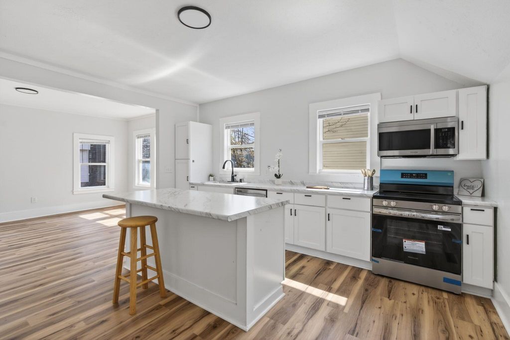 Photo of 26 Vernon Street, Auburn, ME 04210 (MLS # 1660986)