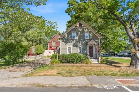 Photo of 24 School Street, Kennebunkport, ME 04046 (MLS # 1648658)