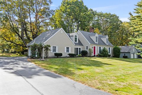 Photo of 2 Bunker Hill Terrace, Scarborough, ME 04074 (MLS # 1640175)