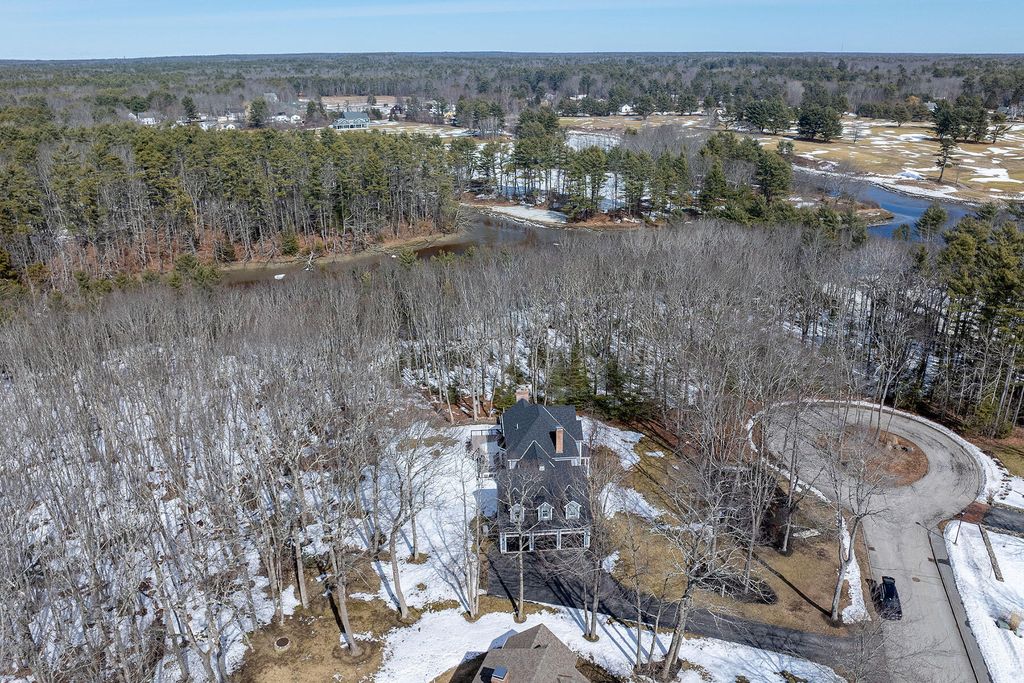 Photo of 18 Ledgewater Drive, Kennebunk, ME 04043 (MLS # 1654663)