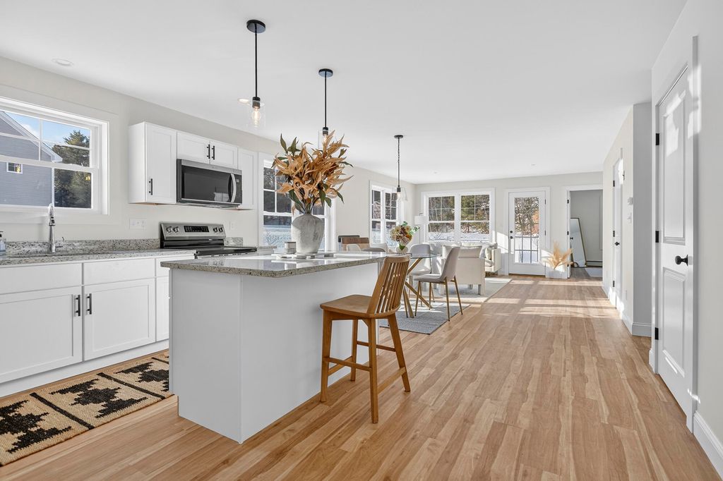 Photo of 17 Feldspar Lane #9, Cumberland, ME 04021 (MLS # 1653324)