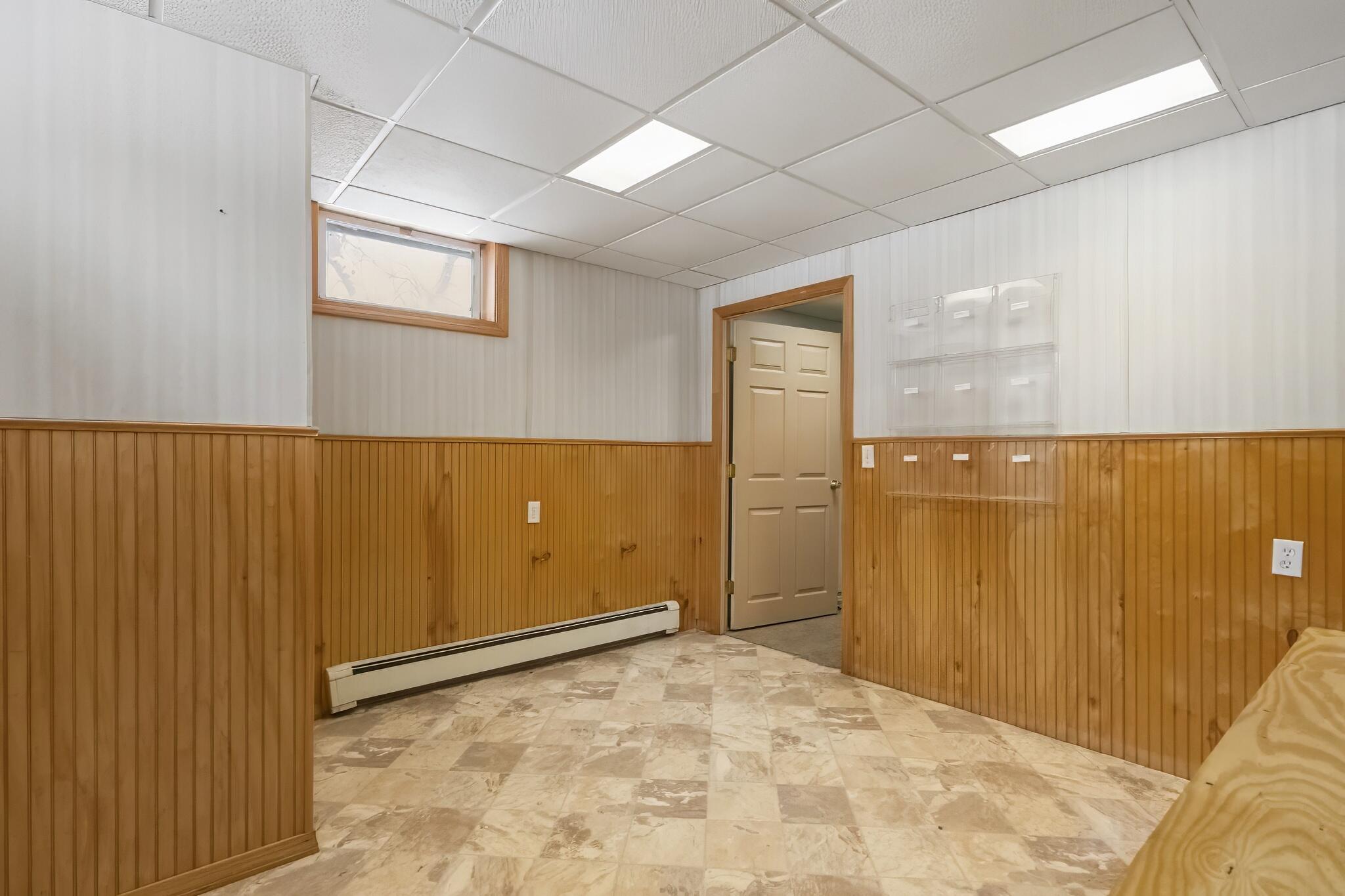 Bangor, Maine 04401, United States, 3 Bedrooms Bedrooms, ,2 BathroomsBathrooms,Residential,Pending,11791