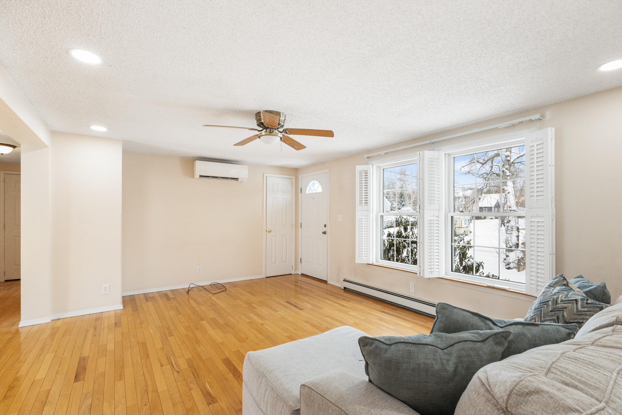 Bangor, Maine 04401, United States, 3 Bedrooms Bedrooms, ,2 BathroomsBathrooms,Residential,Pending,11791