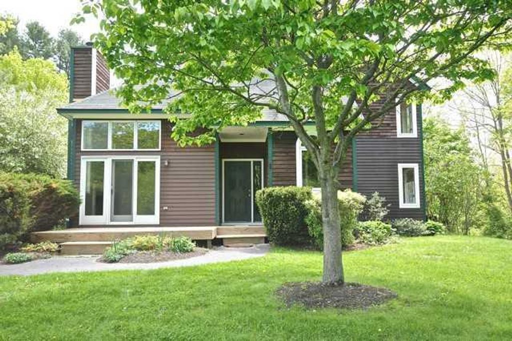 Photo of 7 Twin Knolls Lane #7, Portland, ME 04102 (MLS # 1638984)
