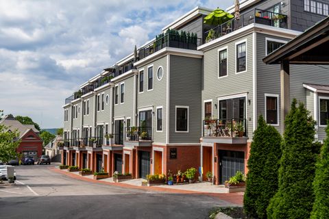 Photo of 749 Congress Street #5, Portland, ME 04102 (MLS # 1656180)