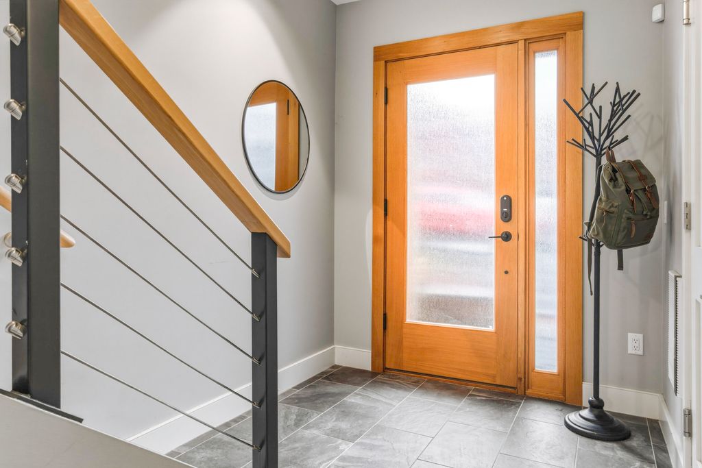 Photo of 749 Congress Street #5, Portland, ME 04102 (MLS # 1656180)