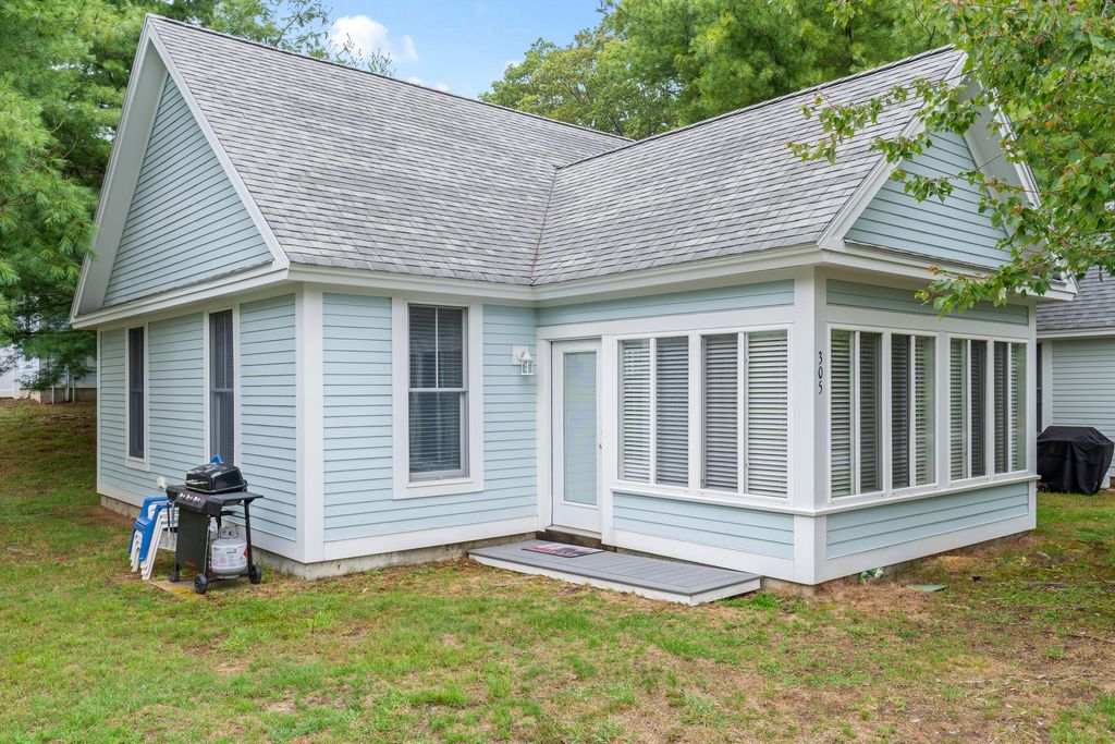 Photo of 454 Post Road #305, Wells, ME 04090 (MLS # 1639486)