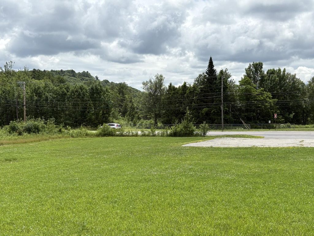 Photo of 693-B Western Avenue, Manchester, ME 04351 (MLS # 1632043)