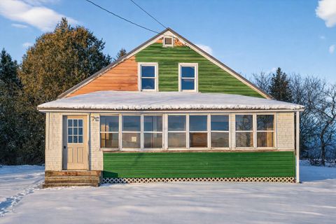 28 Hammond Street Caribou ME 04736