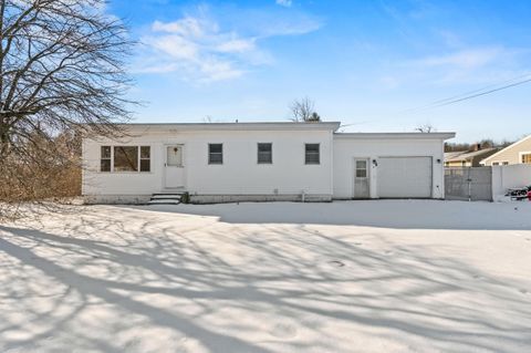 Photo of 7 Pleasant View Drive, Saco, ME 04072 (MLS # 1649545)