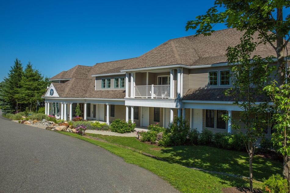 886 Commercial Street