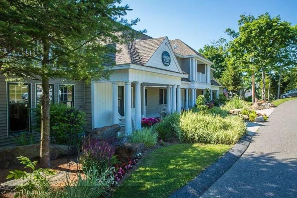 Photo of 886 Commercial Street, Rockport, ME 04856 (MLS # 1647042)