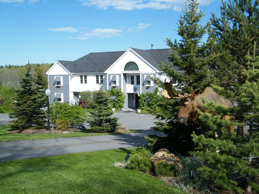 Photo of 886 Commercial Street, Rockport, ME 04856 (MLS # 1647042)