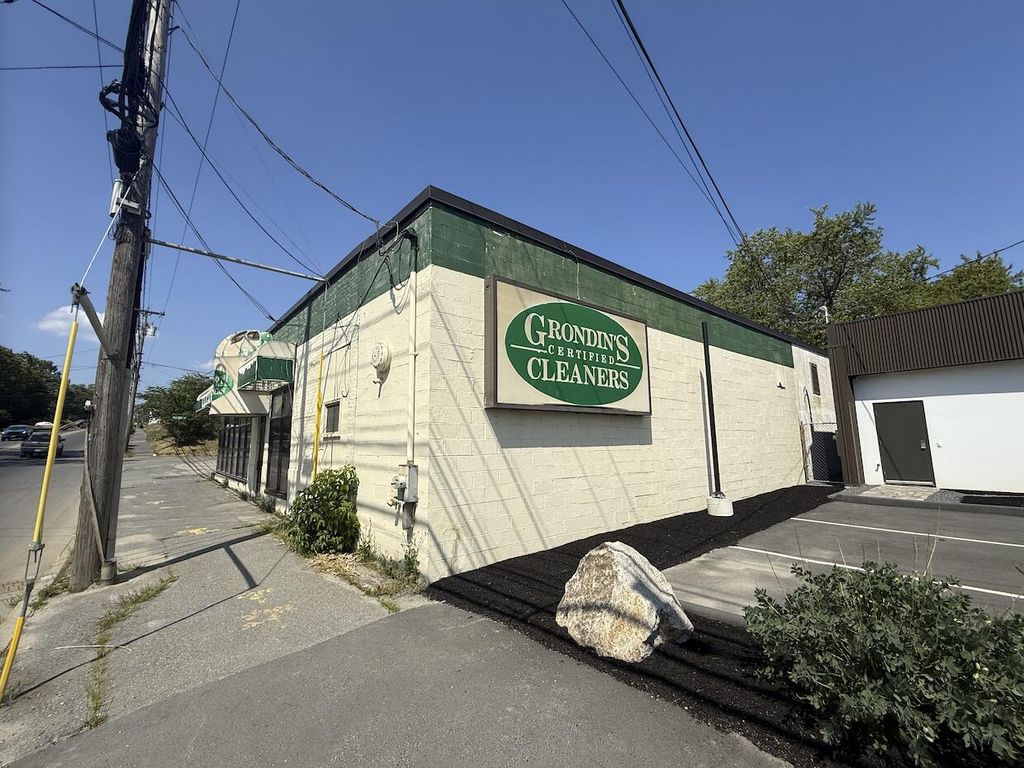 Photo of 259 Main Street, Waterville, ME 04901 (MLS # 1635074)