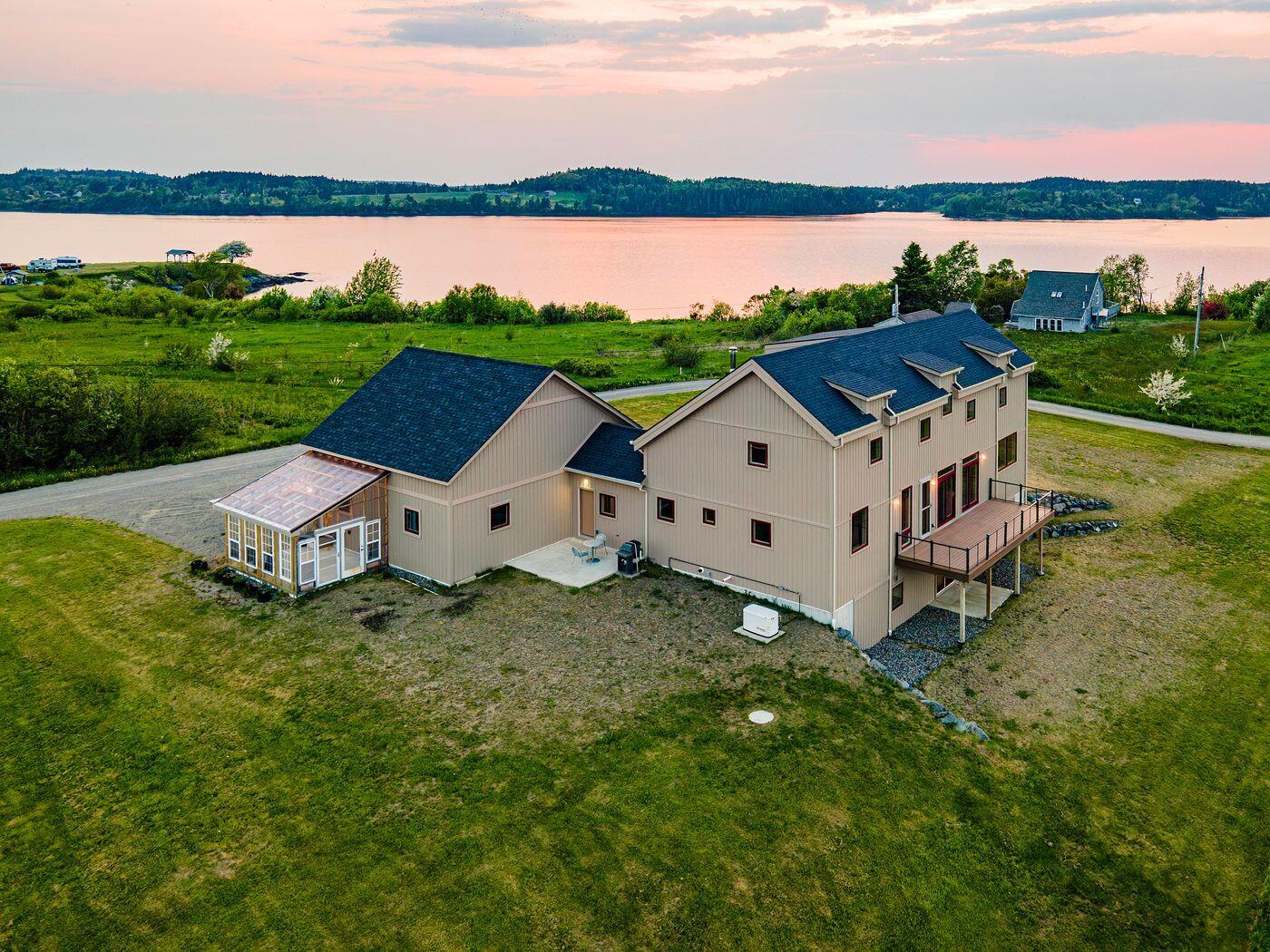 55 Diamond Point Road
