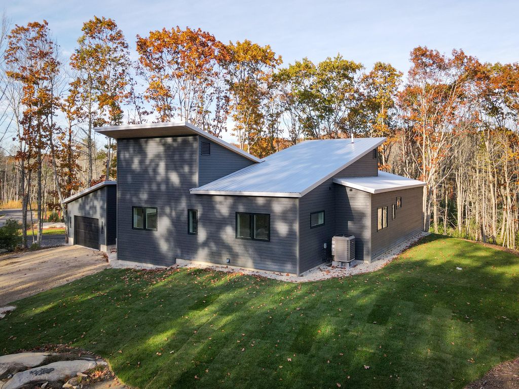 Photo of 4 Windward Ridge, Biddeford, ME 04005 (MLS # 1649316)