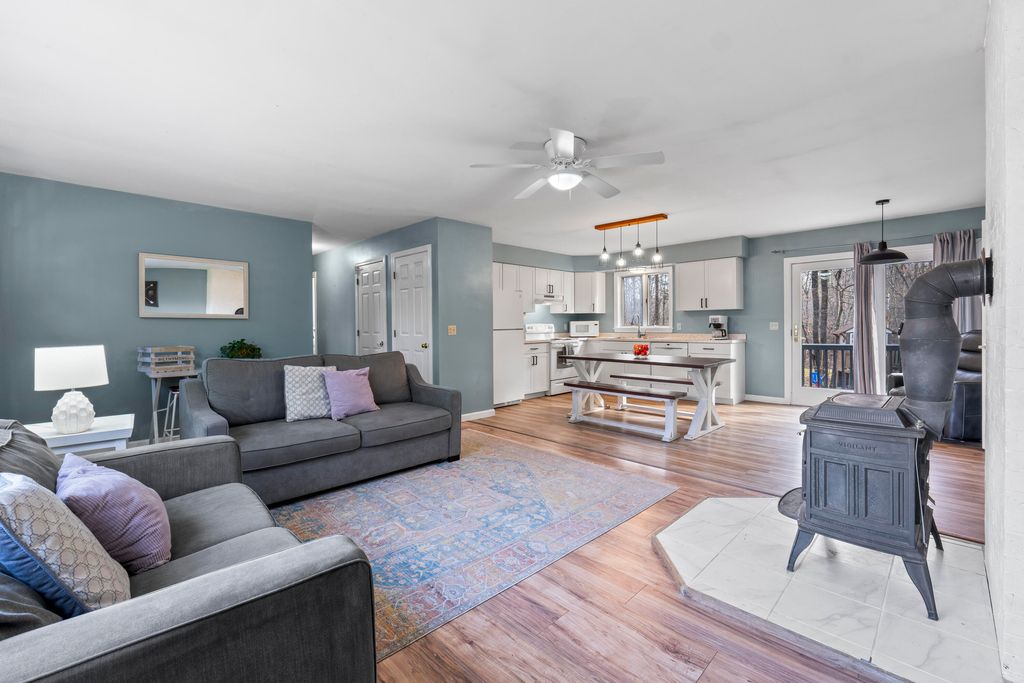 Photo of 19 Spear Drive, Bowdoinham, ME 04008 (MLS # 1645358)