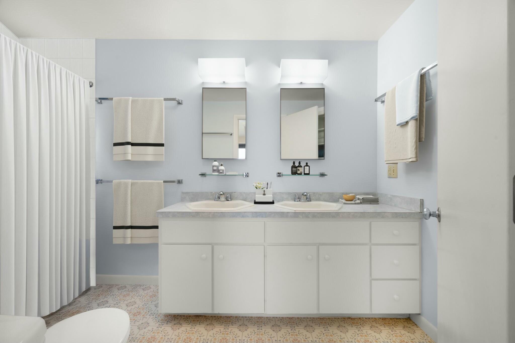 Owls Head, Maine 04854, United States, 4 Bedrooms Bedrooms, ,3 BathroomsBathrooms,Residential,Active,90276