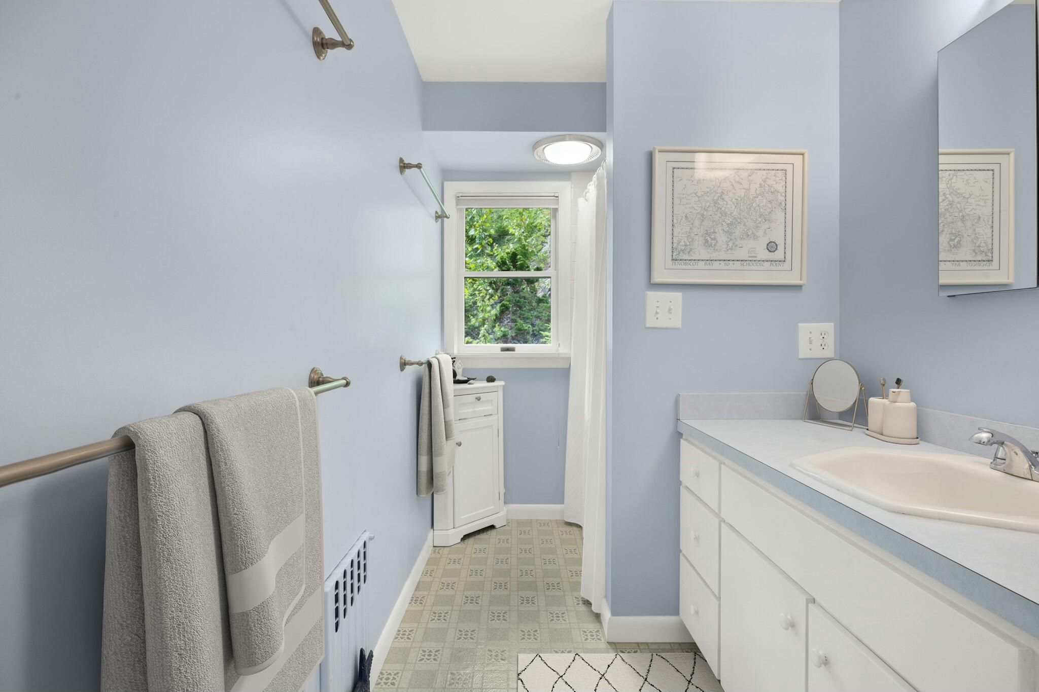 Owls Head, Maine 04854, United States, 4 Bedrooms Bedrooms, ,3 BathroomsBathrooms,Residential,Active,90276