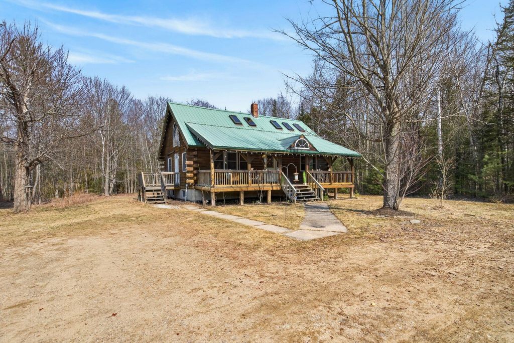 Photo of 715 S Main Street, Woodstock, ME 04219 (MLS # 1657805)