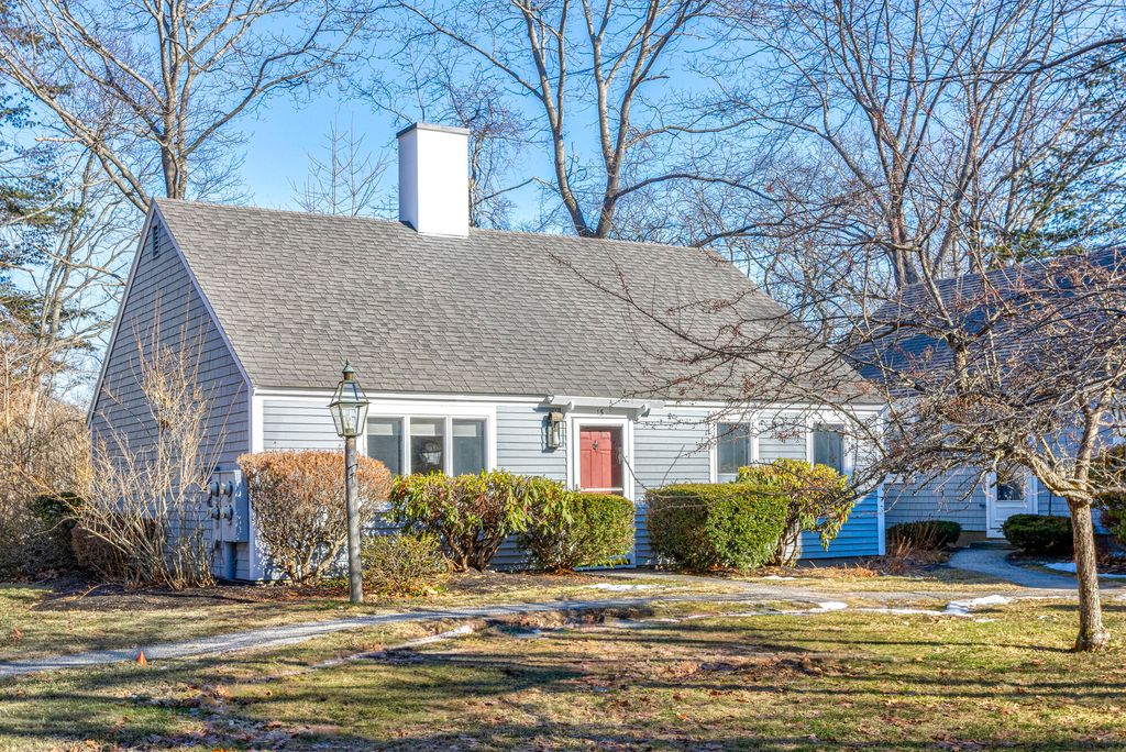 Photo of 15 Oakview Drive #15, Cape Elizabeth, ME 04107 (MLS # 1649986)