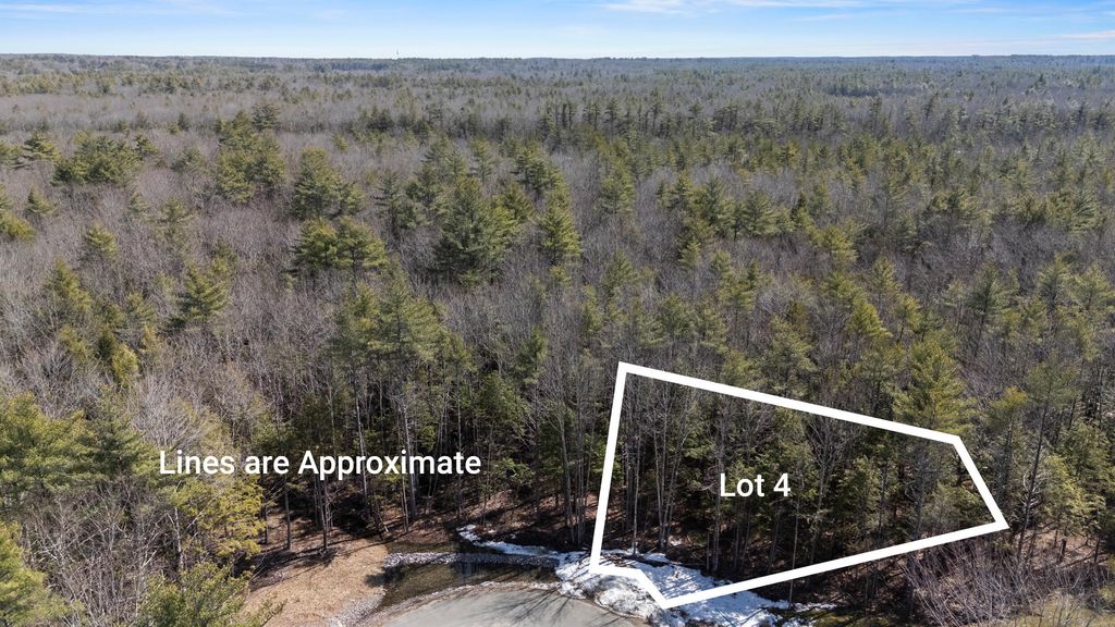 Photo of 9 Dogwood Circle, Kennebunk, ME 04043 (MLS # 1654982)