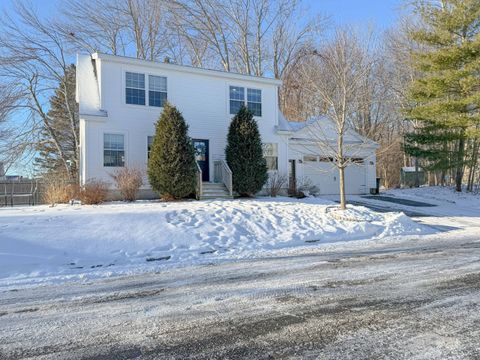 Photo of 88 Berkshire Road, Portland, ME 04103 (MLS # 1647577)