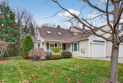 Photo of 35 Signature Drive #28, Brunswick, ME 04011 (MLS # 1643648)