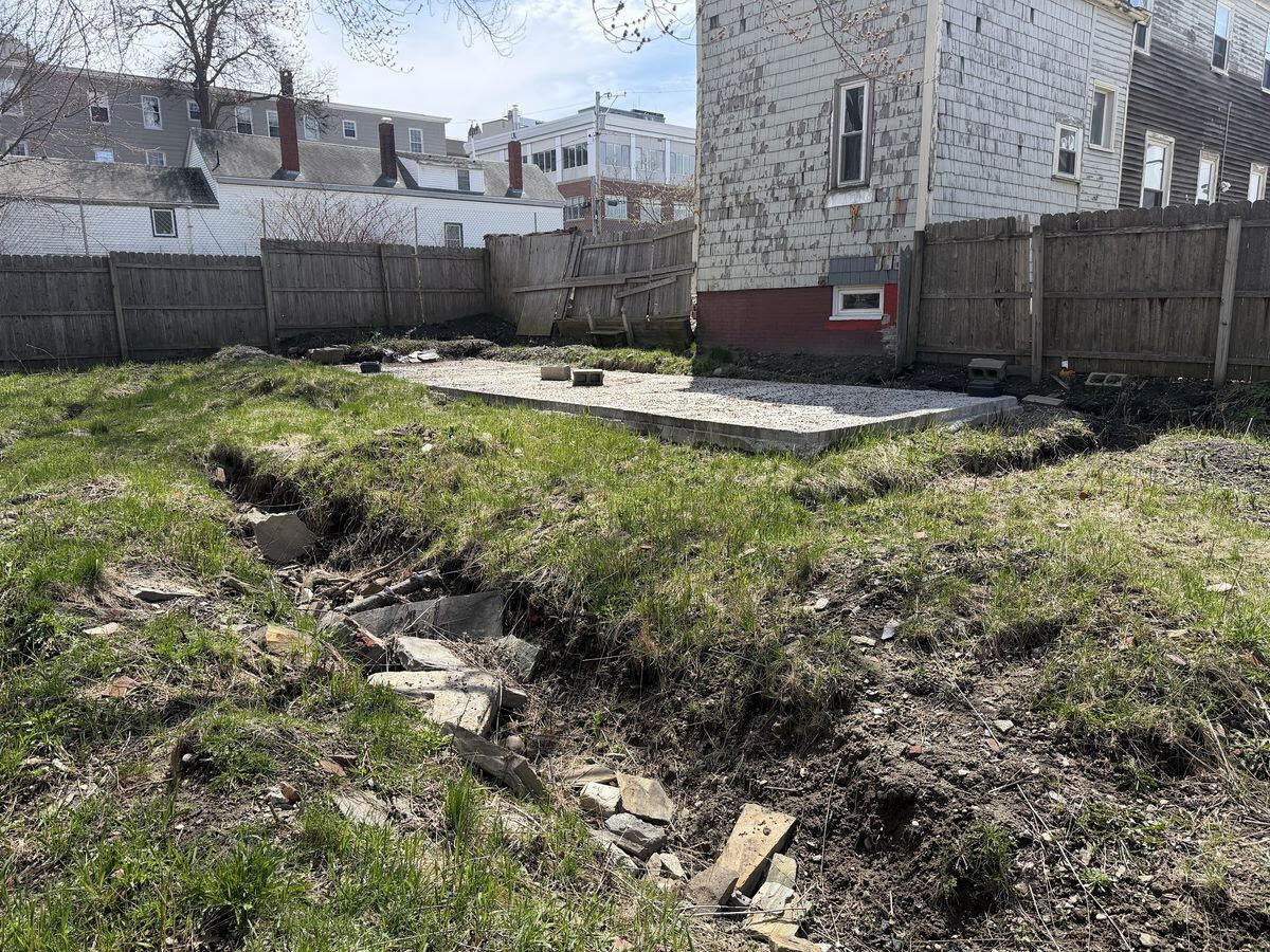 198 / 21 Oxford / Cedar Street