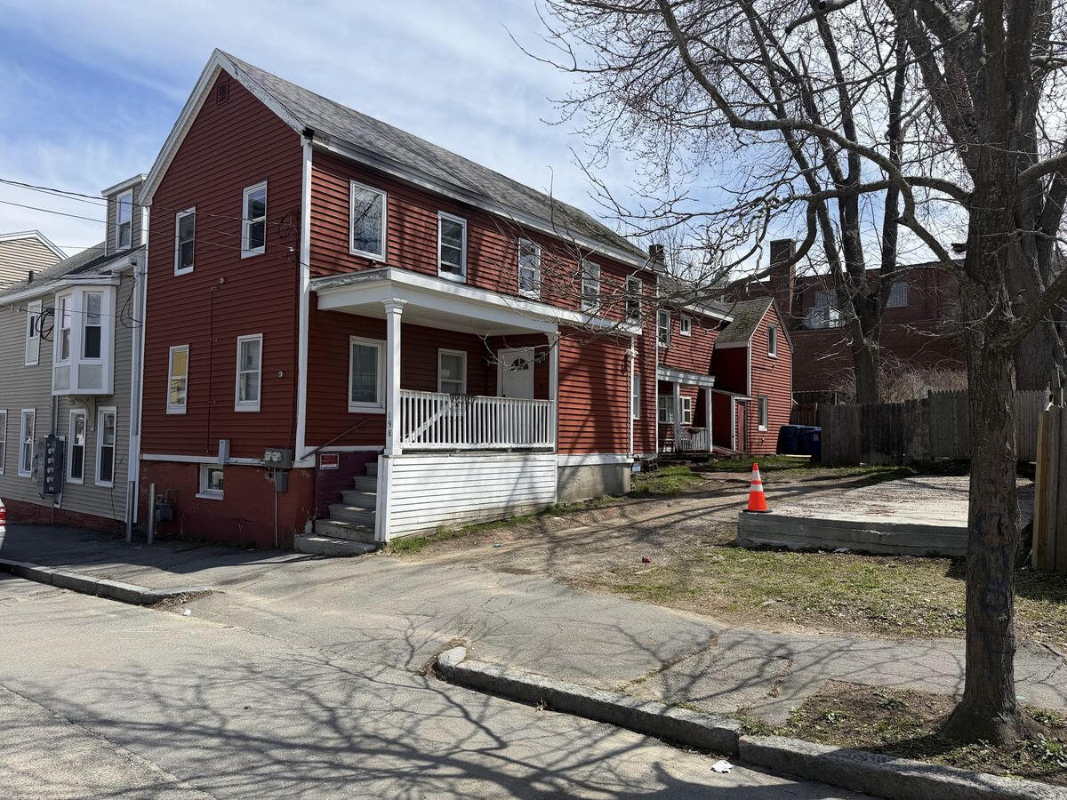 198 / 21 Oxford / Cedar Street