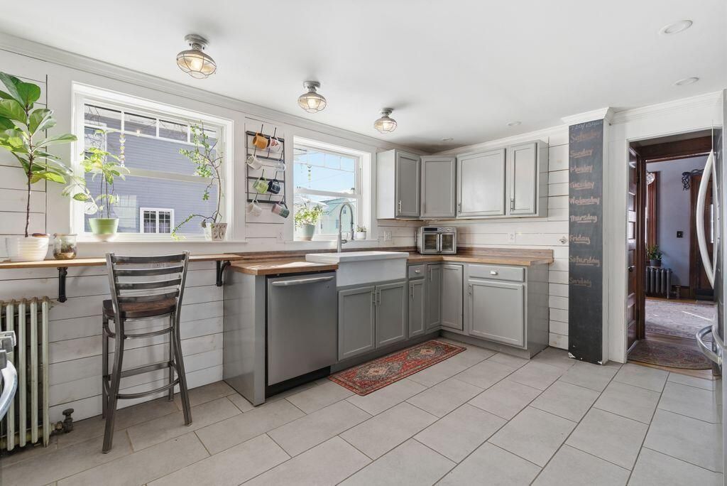 Photo of 89 Whitney Street, Auburn, ME 04210 (MLS # 1651108)